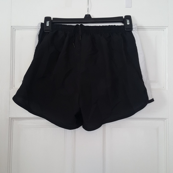 Reebok running shorts - Picture 2 of 4